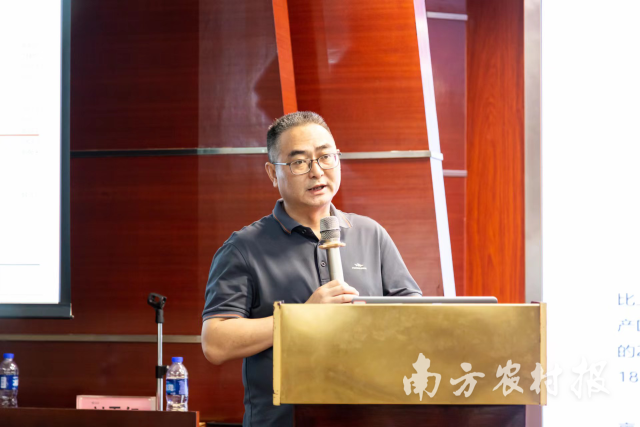 广东省现代农业装备研究所主任刘霓红水稻集中育秧设施建设作专家指导
