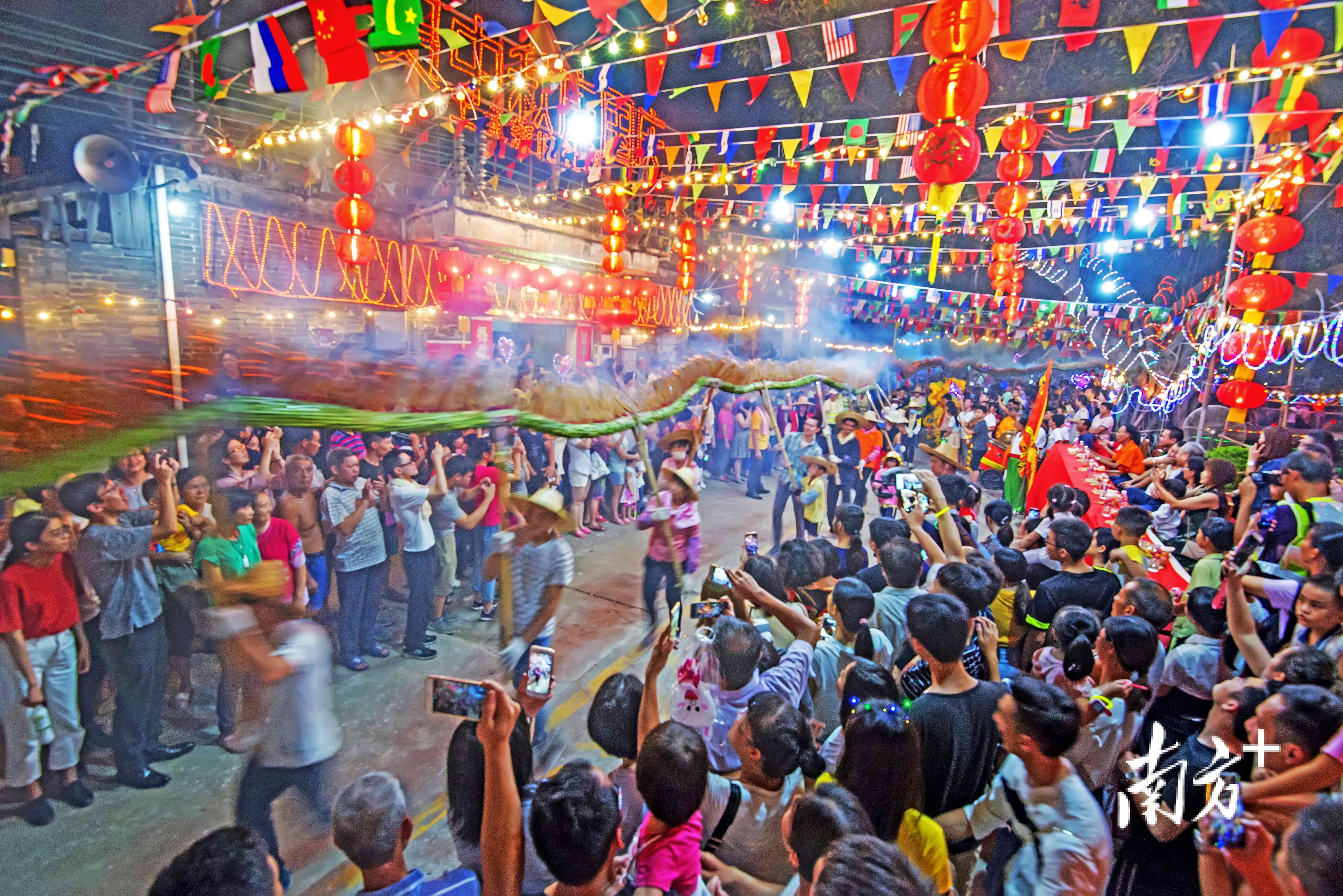 打造展翅风翔片区,南庄将融入弘扬上元“舞火龙”等非遗民俗。 打造展翅风翔片区,南庄将融入弘扬上元“舞火龙”等非遗民俗。