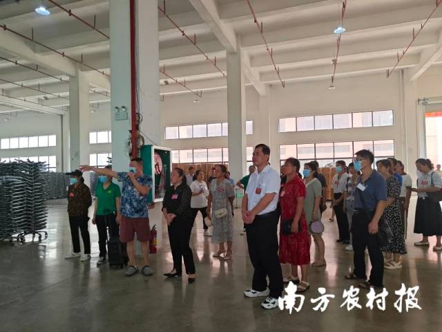 龙州镇人大代表联络站组织代表参观粤桂协作引进企业龙州鼎元金属制品有限公司