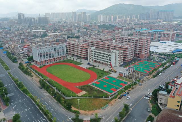 肇庆市第一中学睦岗校区。南方+记者 卢逸轩 摄 肇庆市第一中学睦岗校区。南方+记者 卢逸轩 摄