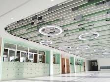 开学第一课｜南实白石洲学校校长魏艳侠：迈“一二三”步调，昂首阔步