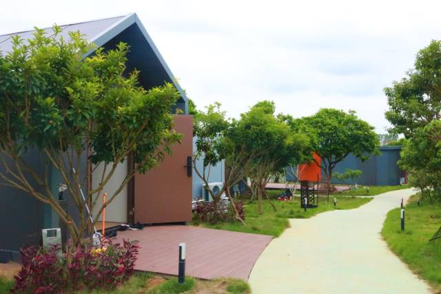 中塘村集装箱民宿（张璠/摄）