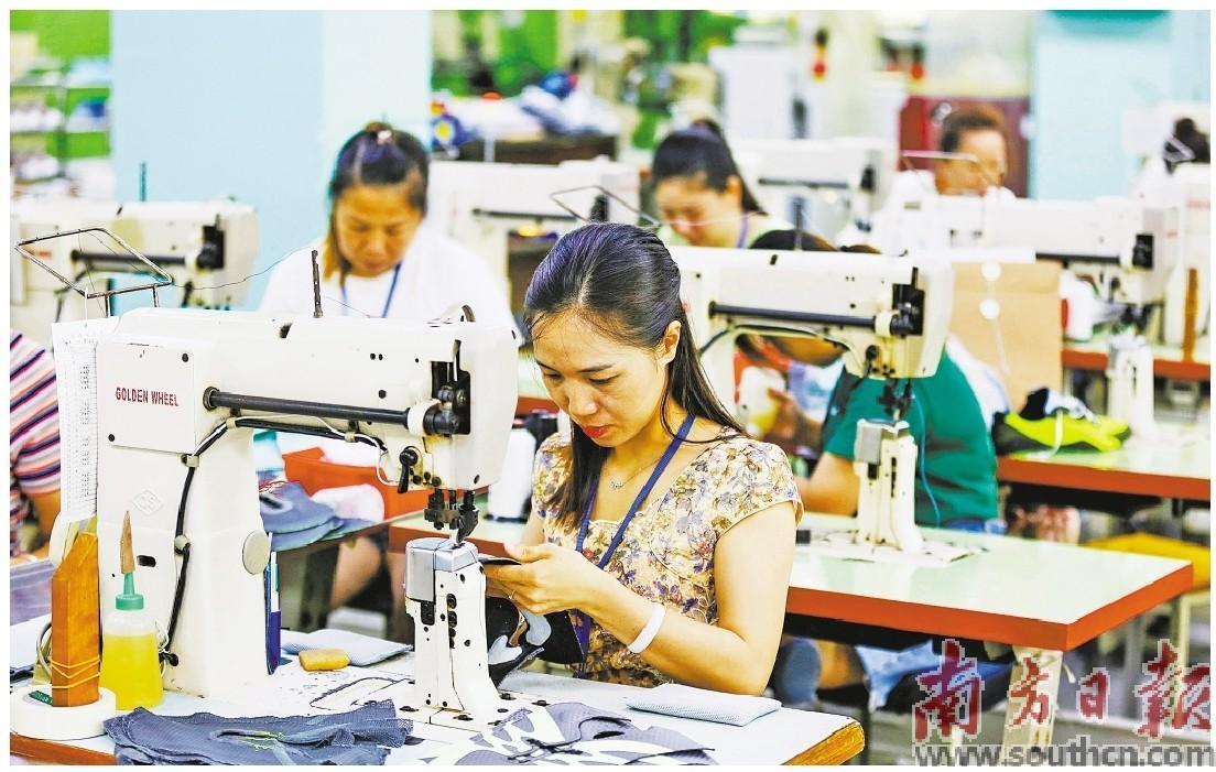 台资企业华利集团是全球领先的运动鞋专业制造商。 台资企业华利集团是全球领先的运动鞋专业制造商。