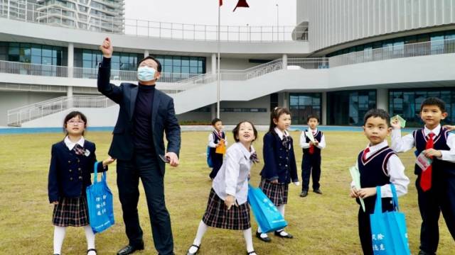 从村小教师到名校长，他有“征服”孩子们的神奇魔法