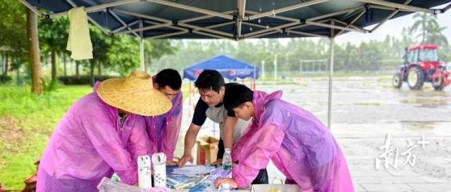 由省农业农村厅指导，省农业技术推广中心组织往年两届全国农业行业职业技能大赛广东省初赛中选拔的6名选手，分别在番禺区职业技术学校、南沙区东涌镇组织开展农机驾驶和农机修理技术强化训练。