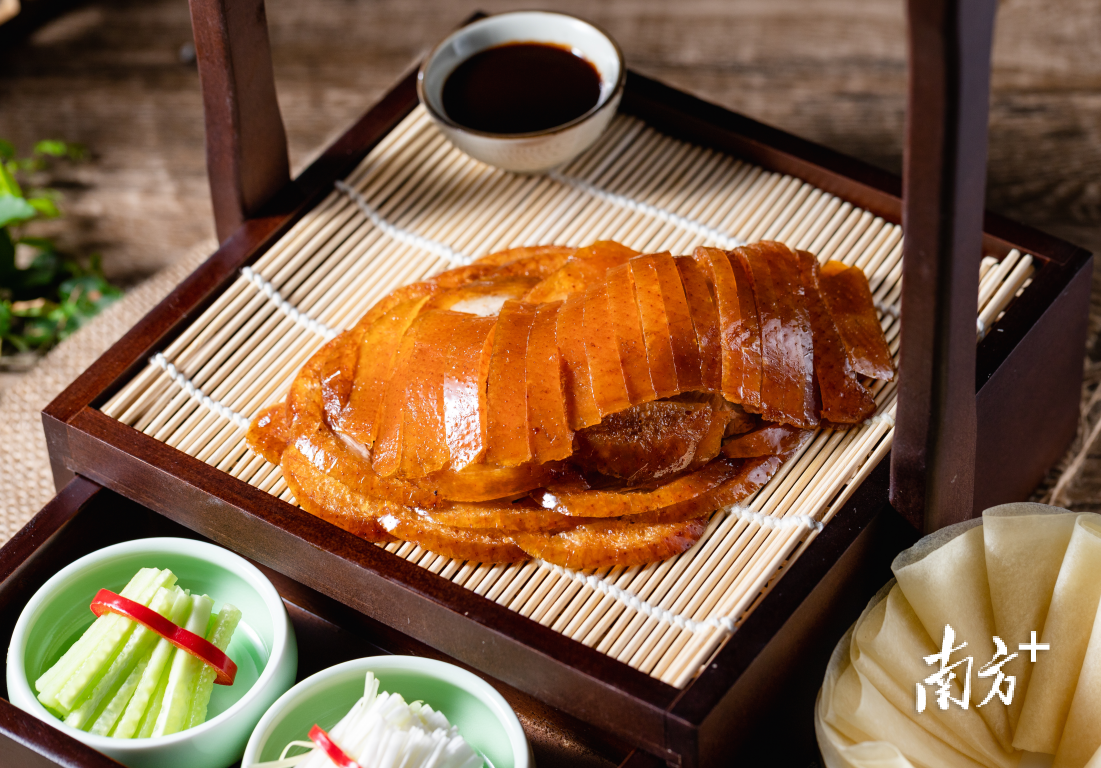 具有世界声誉的北京烤鸭，嫩滑多汁，这就是香脆可口。北京种业 