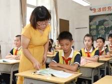 蕉岭县新铺镇中心小学教师黄利玲：扎根乡村25载 用心点亮孩子梦想