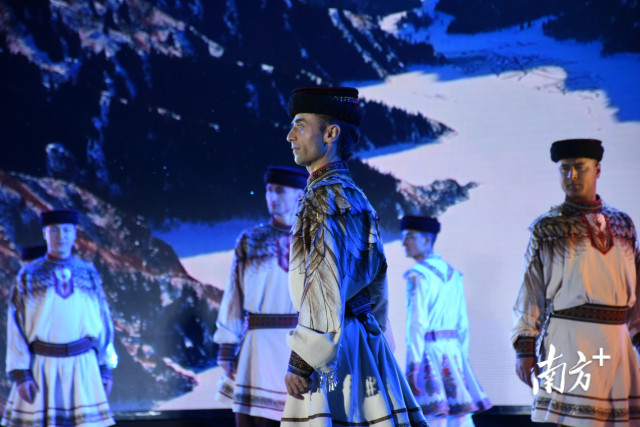 在帕米尔高原上，一场国际音乐节即将揭开“鹰之族”的神秘面纱