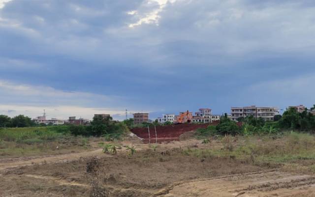 白沙村的河堤决口