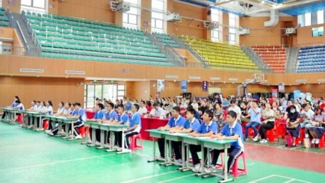 《预见未来的你·发现课堂》在深圳创新启动：教育各界盛赞连连