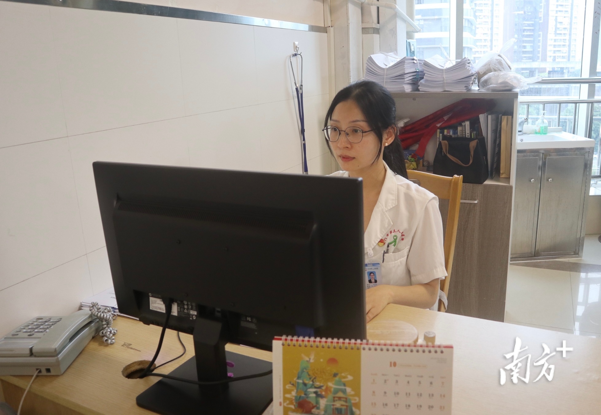 江门市第三人民医院内科副主任医师崔秀敏介绍阿尔茨海默病相关情况。