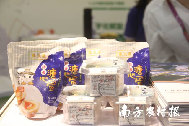广东省领鲜食品科技有限公司带来了明星产品“溏心蛋”。