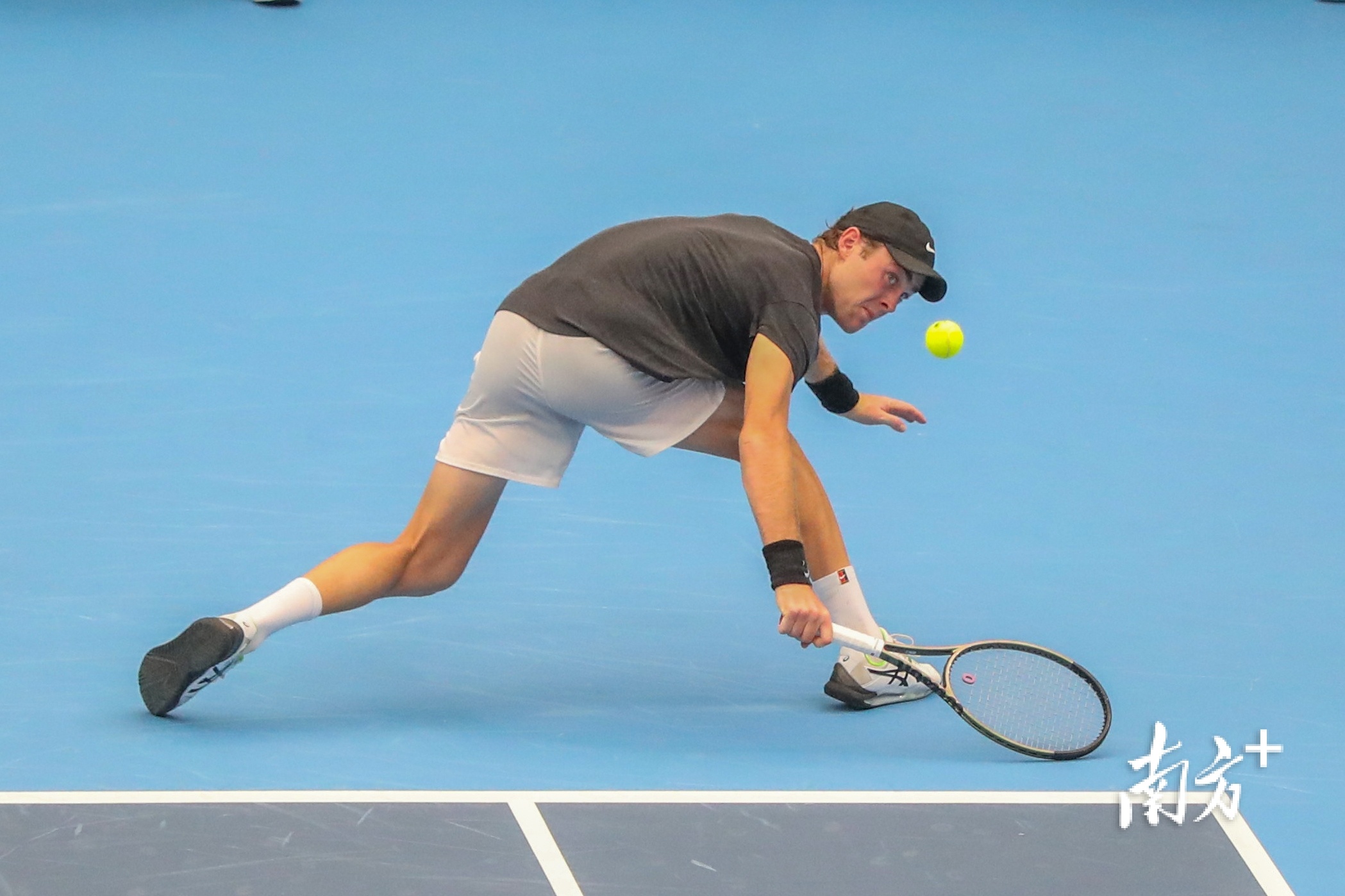 珠海网球冠军赛火热进行中。 南方+记者 钱文攀 拍摄