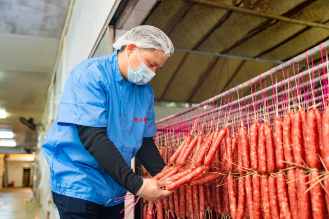 中山黄圃腊味加工。