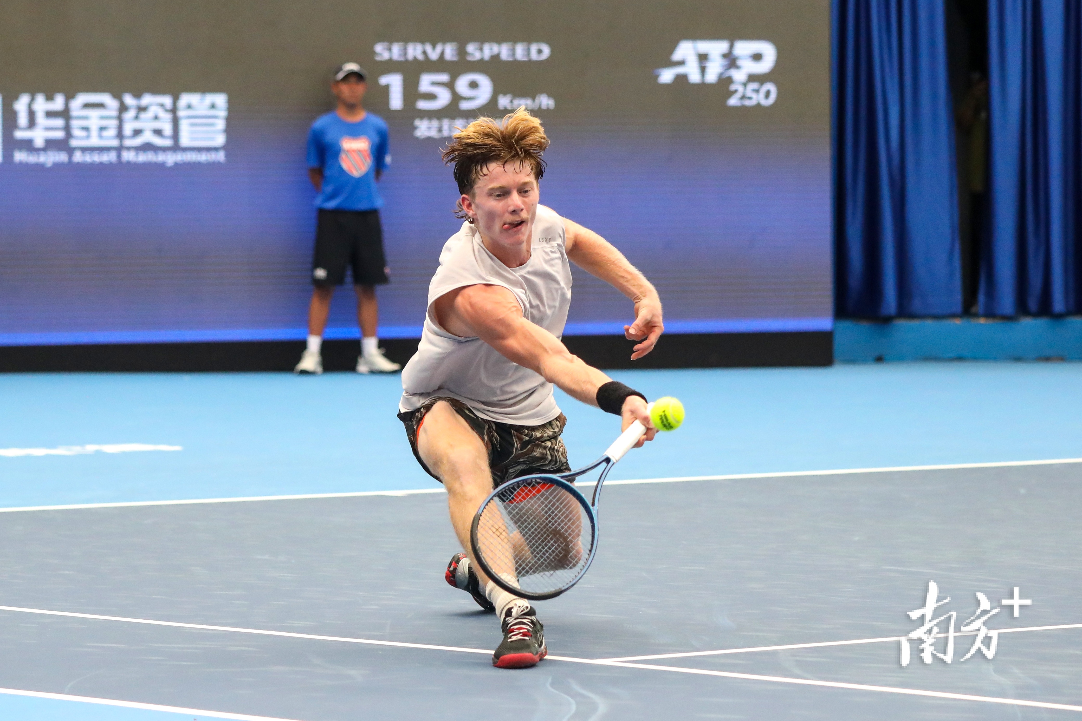 珠海网球冠军赛火热进行中。 南方+记者 钱文攀 拍摄