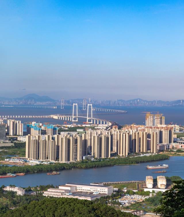 深中通道，让中山与深圳紧密相连。