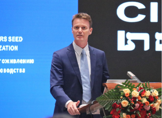 国际马铃薯中心亚太分中心项目科学家Philip Kear博士作报告