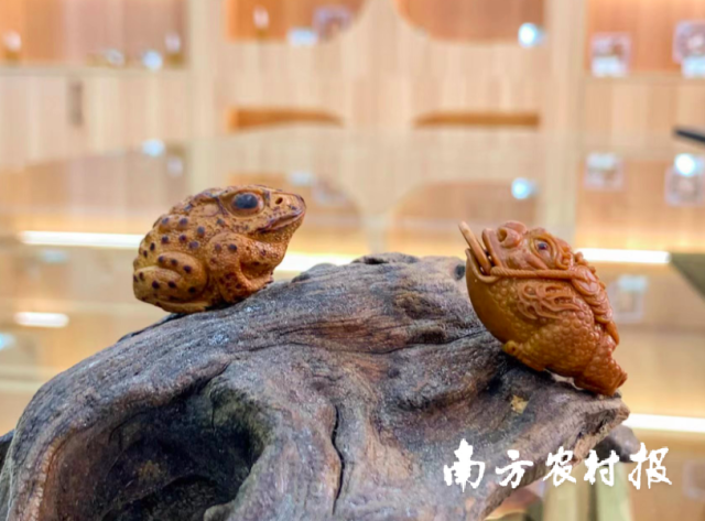 橄榄核雕。资料图片