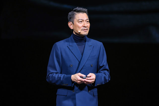 刘德华现身华为发布会现场.