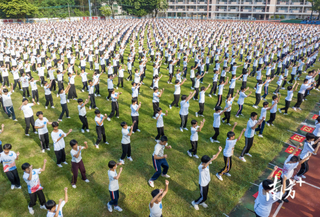 西樵中学主会场。李均良 摄 西樵中学主会场。李均良 摄