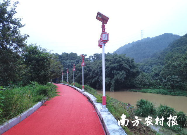 雨后文祠水碧道。文祠水碧道分2段：第一段为干流段，上游起于石坑桥，下游至银潭堤围与省道交接处，河段总长约8.0 km；第二段为北社水支流段，总长2.3 km。文祠水碧道总建设范围约10.3km，项目总投资为4716.4万元，建设内容主要包括：硬质堤坡生态改造、新建沥青步道、改造沥青步道、新建景观桥梁以及园建、休憩平台等。