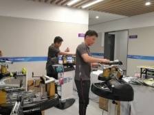 亚运网球拍穿线师：一天100个拍，穿到手废