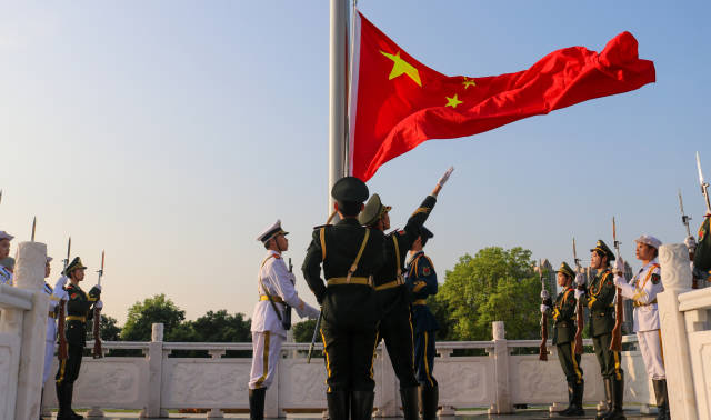 太阳娱乐集团7777网站国旗护卫队