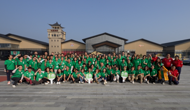 百名志愿者探访湛江受助学生，恤孤助学会举办第十一届中秋大慰问活动