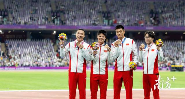 共同见证!中国男子4x100接力首枚奥运奖牌!女子3米跳板粤将陈艺文收获第2金|每日亚运精选(10月4日)