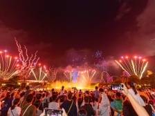 欢度国庆佳节  阔步迈向未来