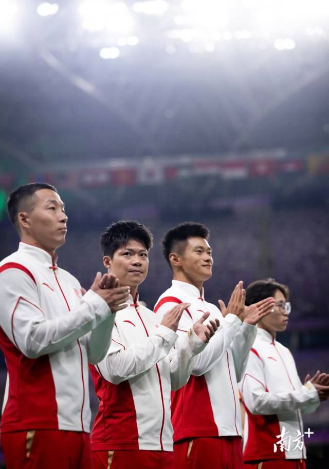 共同见证!中国男子4x100接力首枚奥运奖牌!女子3米跳板粤将陈艺文收获第2金|每日亚运精选(10月4日)