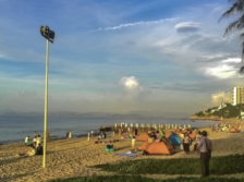 受台风“小犬”影响，深圳玫瑰海岸5日18时起临时关闭