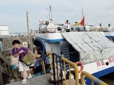 视频｜赶在停航前，江门上下川岛疏散旅客近3000人