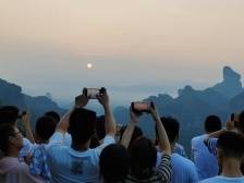 龙头景区的带动能力凸显！“双节”期间超21万人次游览韶关丹霞山