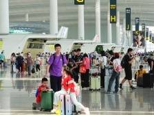 “双节”期间广州海关监管进出境旅客23.7万人次，同比增10.3倍
