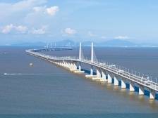 受台风“小犬”影响，港珠澳大桥主桥临时封闭