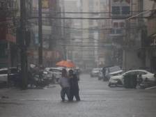 一线直击 | 台风“小犬”致惠州阵雨频繁，惠东县部分路段出现水浸