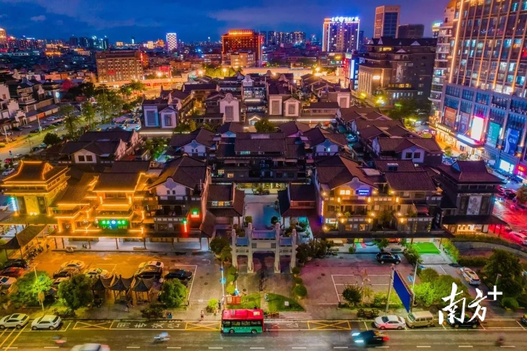 平洲玉器珠宝特色小镇。通讯员供图