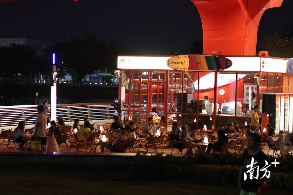 Coffee Around(江海店)。 彭伟宗 摄 Coffee Around(江海店)。 彭伟宗 摄