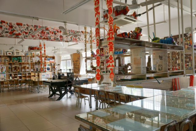 没有垃圾桶的教室里，整洁依然是常态（邓宝盈/摄）