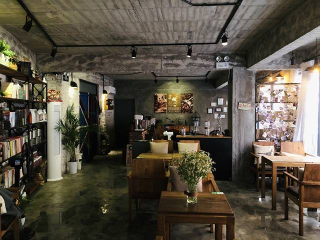 “遇见”咖啡店室内风格（受访者供图）