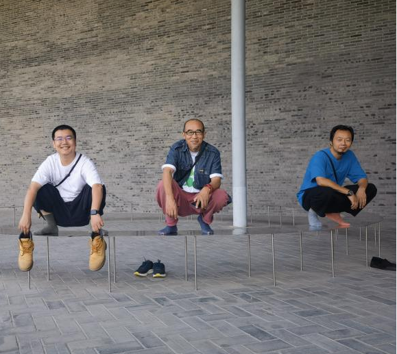 （左起）石磊、张耀仁、关勇（受访者供图）