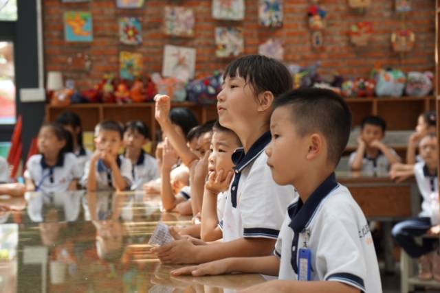 美术，是桂南学校这场实验的起点（邓宝盈/摄）