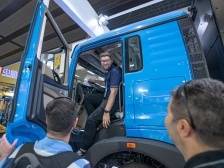 广交会观察丨新能源车企轻松拿下现场订单，汽车出海热带动全产业链走向全球