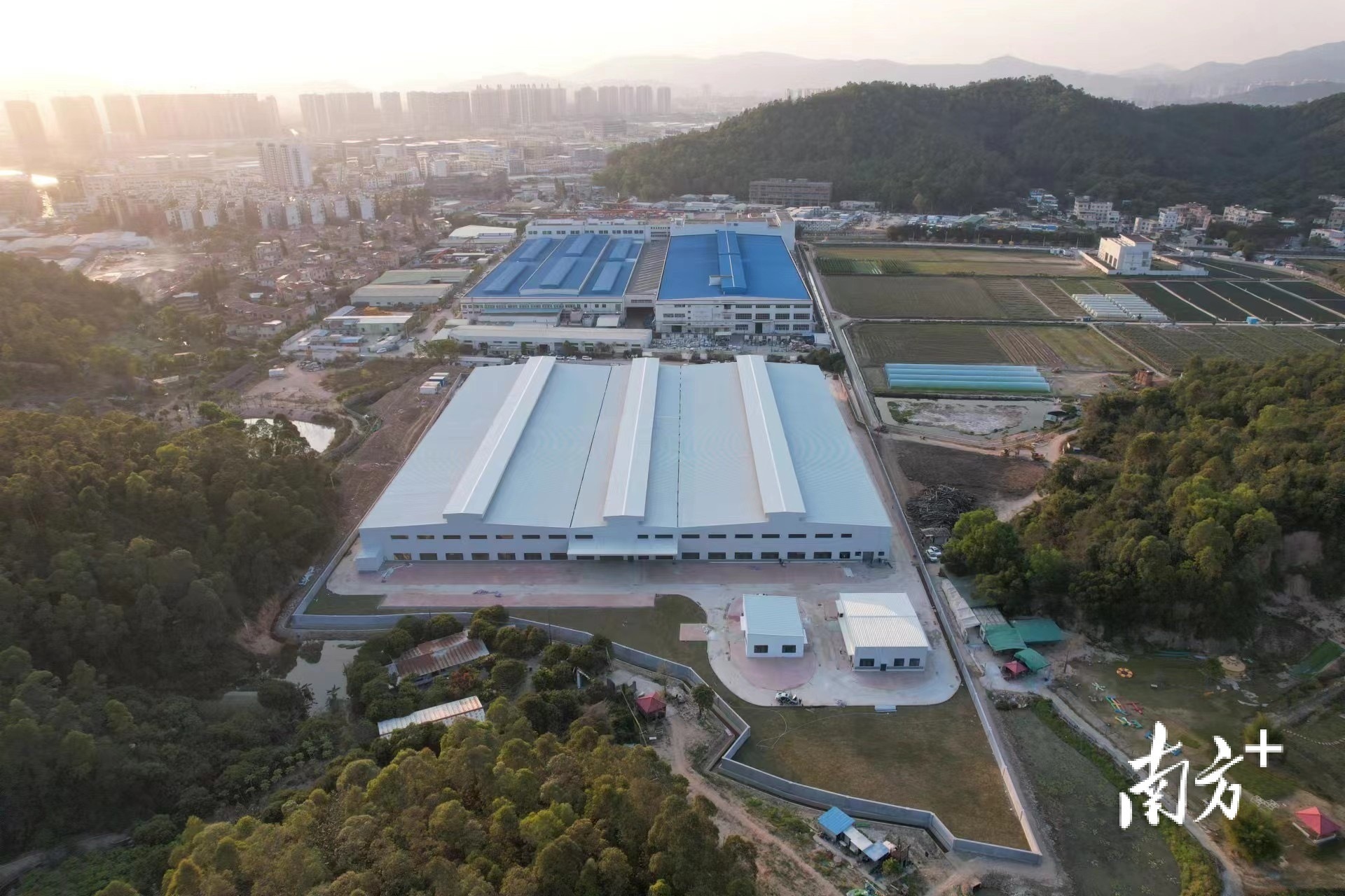 和胜位于西山社区的增资扩产项目，厂房总面积超1.8万平方米。