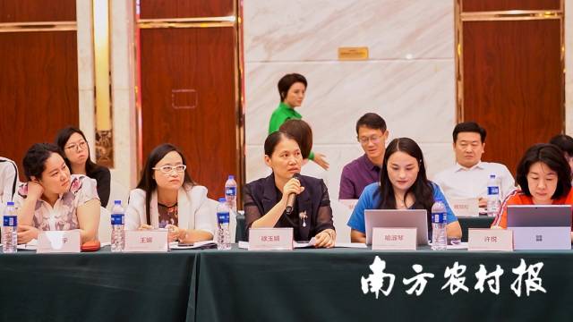 广东省农业科学院蚕业与农产品加工研究所所长、研究员；广东省预制菜产业联合研究院院长徐玉娟