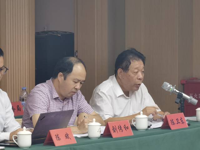 与会嘉宾座谈交流、畅所欲言