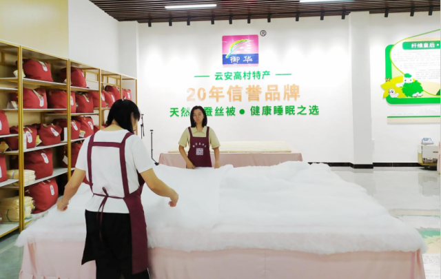 云浮市御華繭絲綢有限公司蠶桑研習(xí)所（李瑞雪/攝）