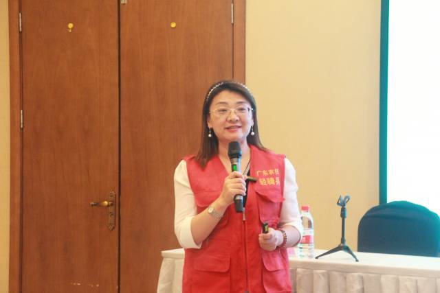 广州博江生物科技有限公司总监刘芮袆分享《生物隔离与核酸祛除》主题报告。