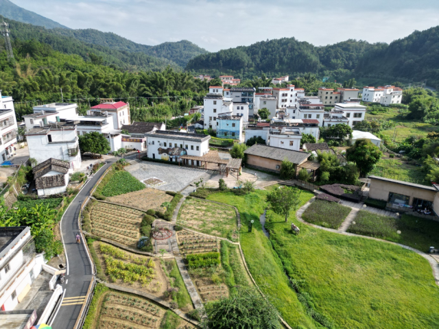 陆河不仅扮靓了村容村貌的“面子”，也做强了乡村振兴的“里子”。